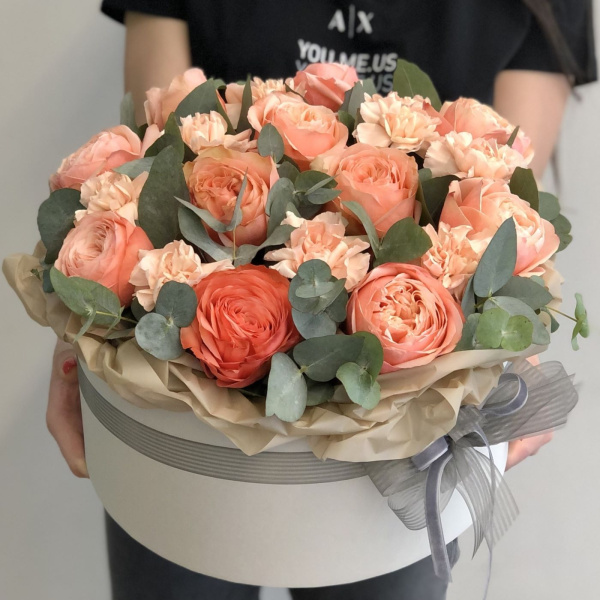 ШЛЯПНАЯ КОРОБКА С РОЗАМИ KAHALA